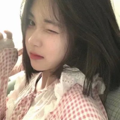 比基尼少女